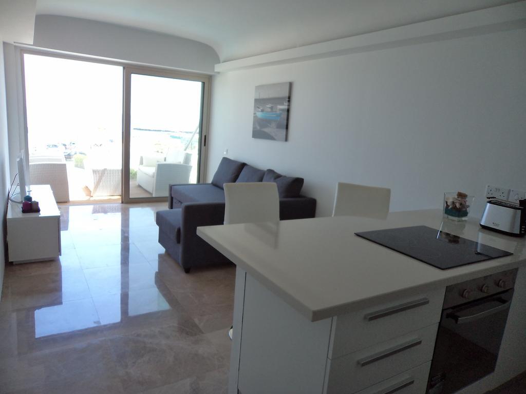 Thalassa Court Sandy Beach Apartment بروتاراس الغرفة الصورة
